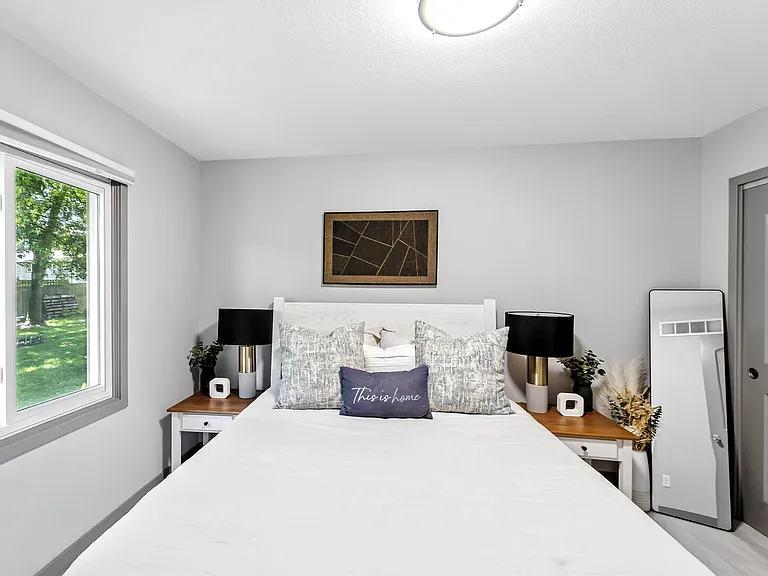 Jennifer Dr — Photo 17