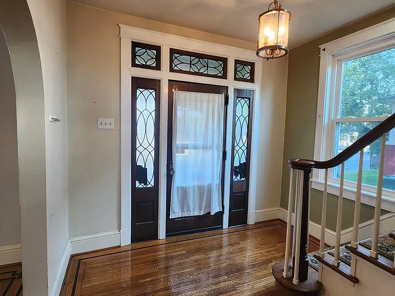 470 Maple St — Photo 8