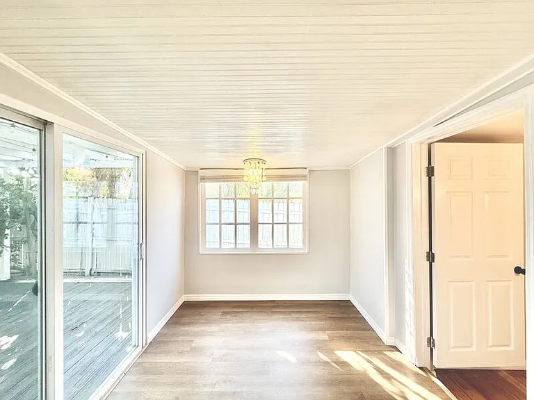 713 Smith St — Photo 13
