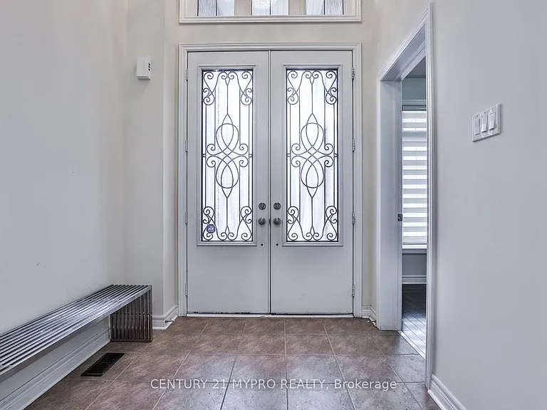 431 Woodspring Ave E — Photo 5