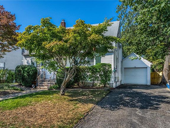 5th image of 84 Hillcrest Ave