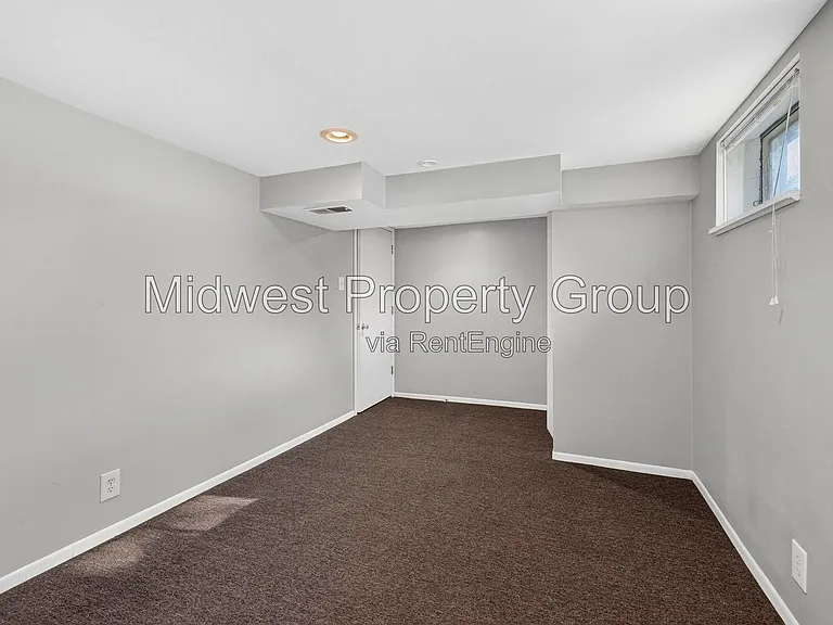 1205 Acredale Dr — Photo 22