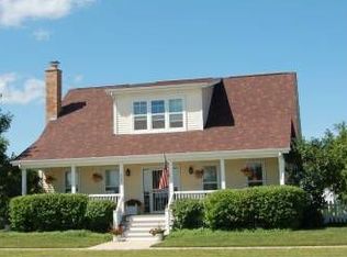 1522 Levi Baxter St, Grayslake, IL 60030