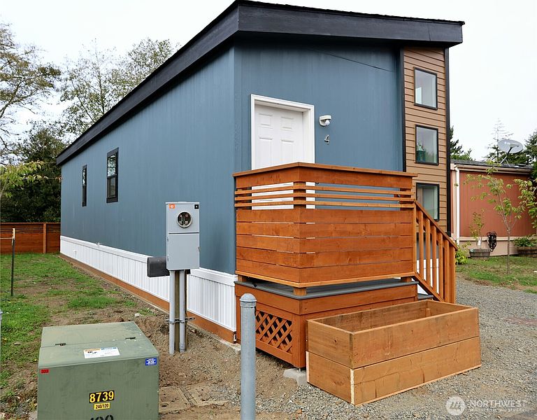 3rd image of 1303 30th Street #4