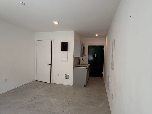 5th image of 2312 Beaumont Ave #2E