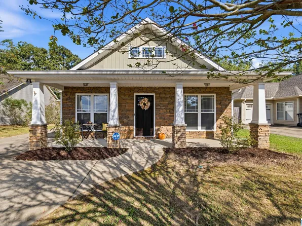 229 Rossburg Dr, Calera, AL 35040