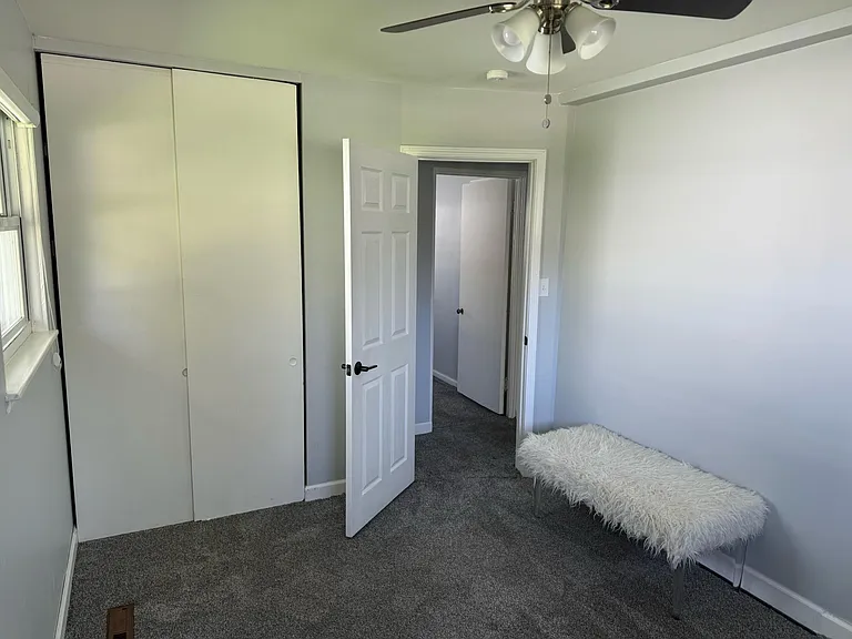 22000 Sunset Blvd — Photo 9
