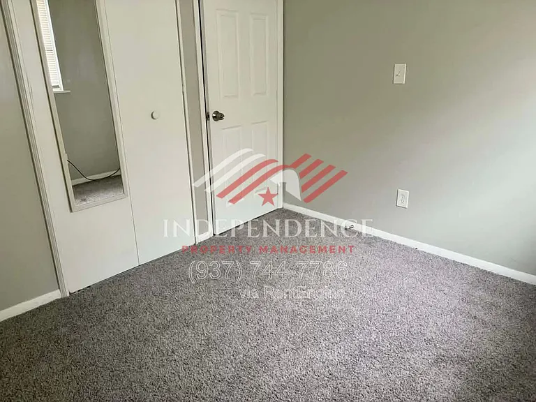 136 Rogers Dr — Photo 10