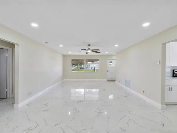 8961 NW 12th Street, Plantation, FL 33322