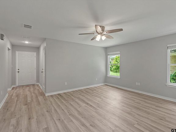 5th image of 106 N Hearon Dr