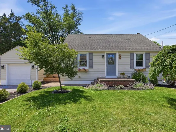 1859 Farmington Ave, Pottstown, PA 19464