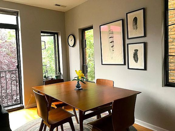 5th image of 1084 N Paulina St #2