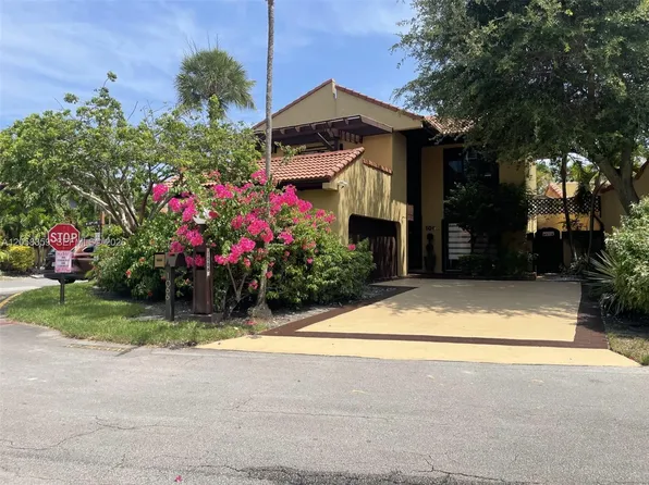 1066 NE 202nd Ln, North Miami Beach, FL 33179