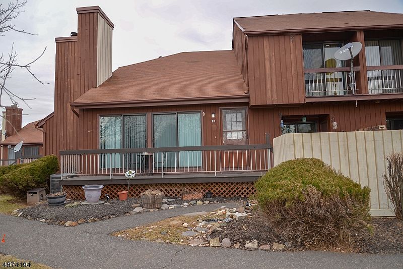 1st image of 27 BLOOMINGDALE DR 1B