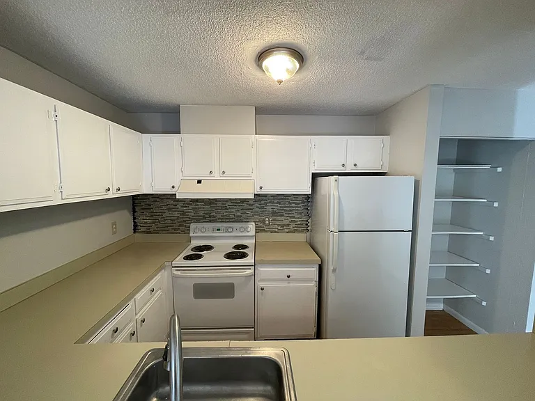 175 Mill Pond Rd #345 — Photo 2