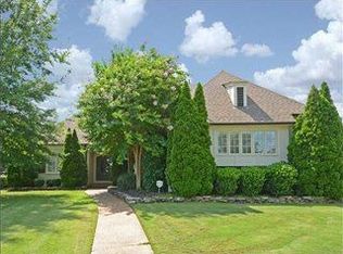 10195 National Club Dr, Collierville, TN 38017