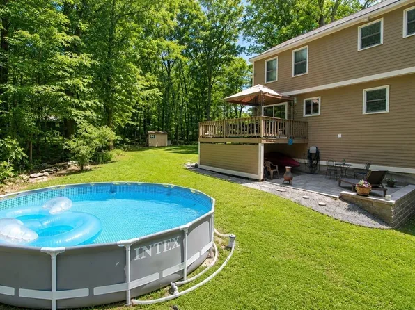 32 Sibley Rd, Sutton, MA 01590