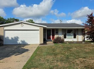 1952 S Globe St, Westland, MI 48186