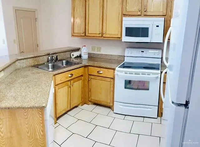 2 bed, 2.5 bath, 1200 sqft, $995 — Photo 2