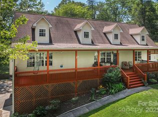 64 Wyoming Rd, Asheville, NC 28803