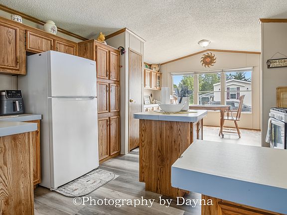 5th image of 34 Cherry Ln
