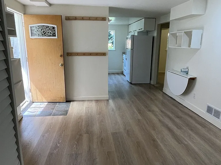 10417 8th Ave NE #B — Photo 8