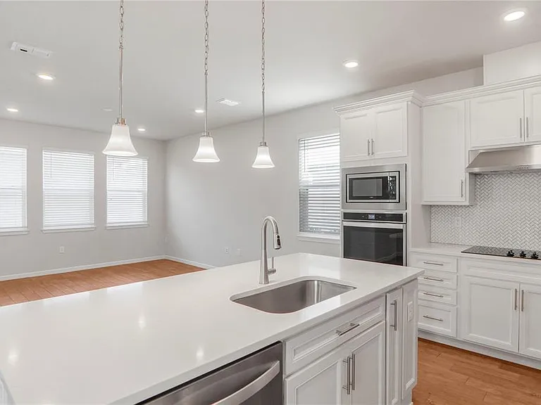 14025 Kauai Dr — Photo 11