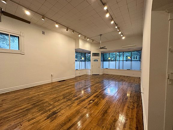 2nd image of 1049 N Marshfield Ave APT 1