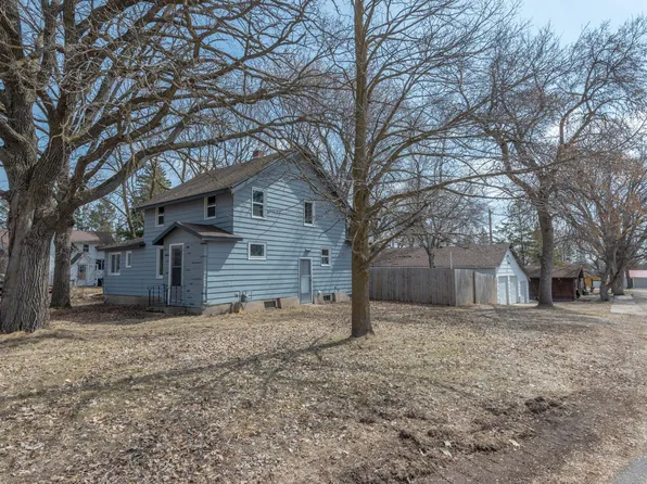 225 W Main St, Vergas, MN 56587
