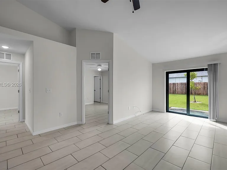 1413 Academy Blvd — Photo 11