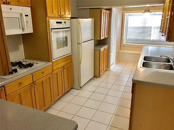 5th image of 6227 Martel Ave
