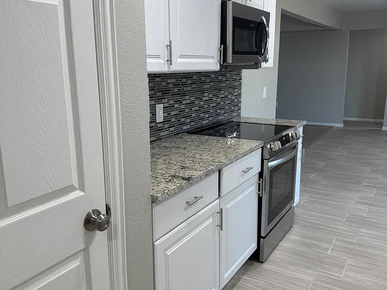2631 FM 2736 — Photo 8