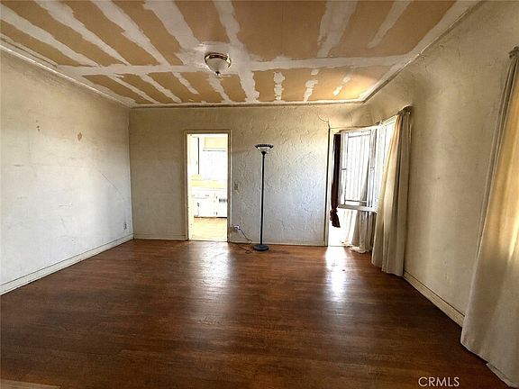 4th image of 2211 W 79th St