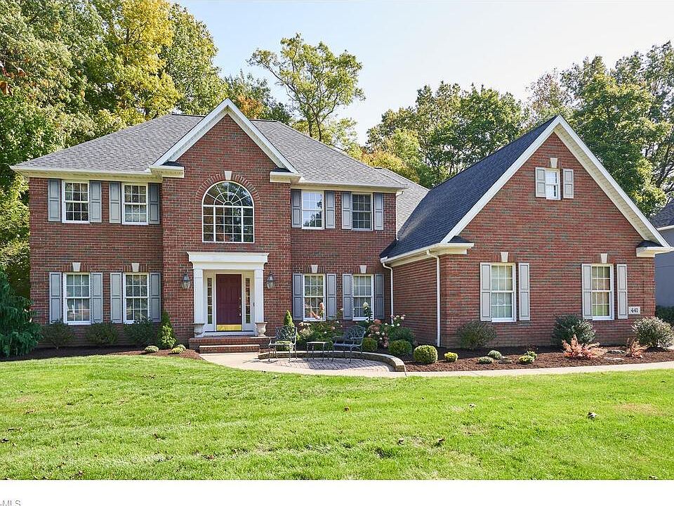 1st image of 441 Castle Pines Dr