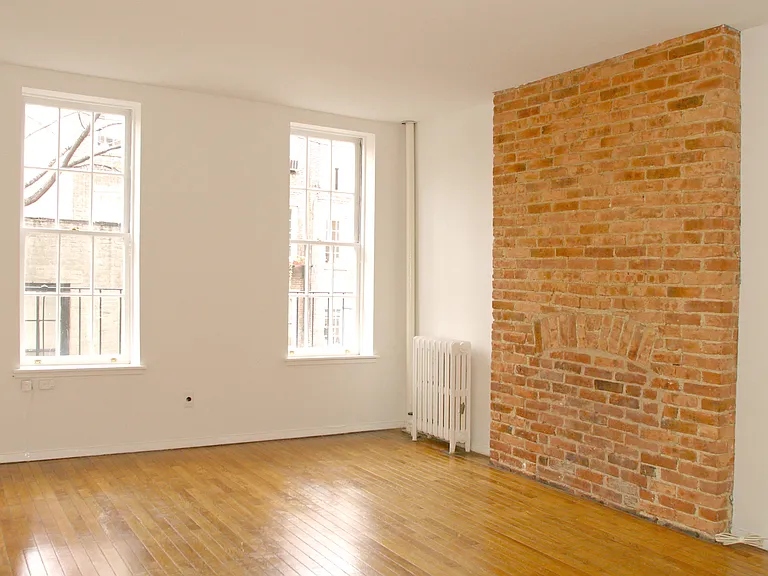 303 E 81st St #3RE — Photo 2