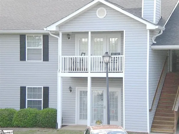 907 Pelham Square Way, Greer, SC 29650