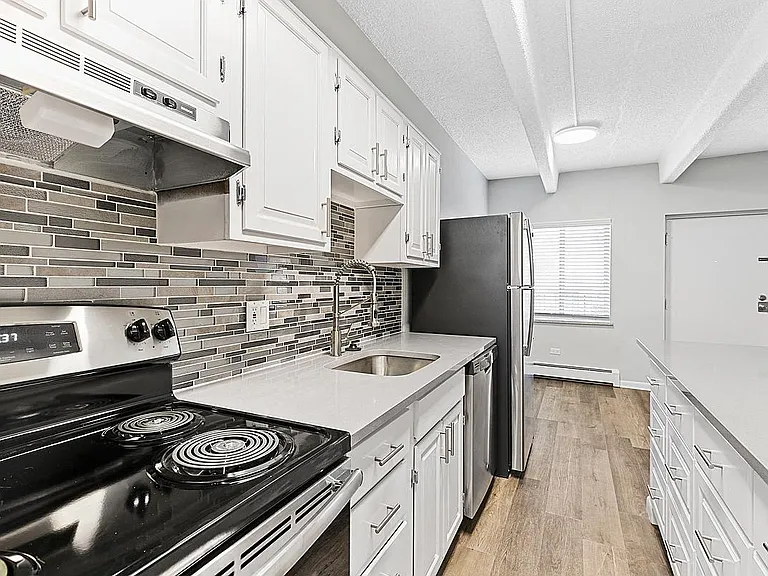 Charmel Apartments — Photo 9