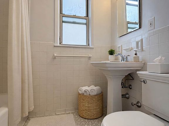 3rd image of 245 E 19th St APT 4A