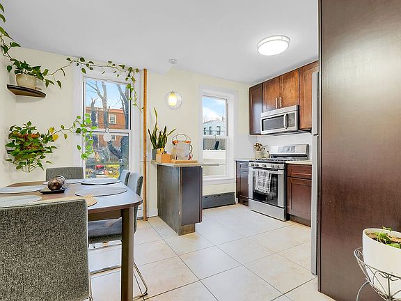 5th image of 2824 46th St