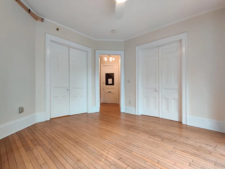 248 College St #5 — Photo 3