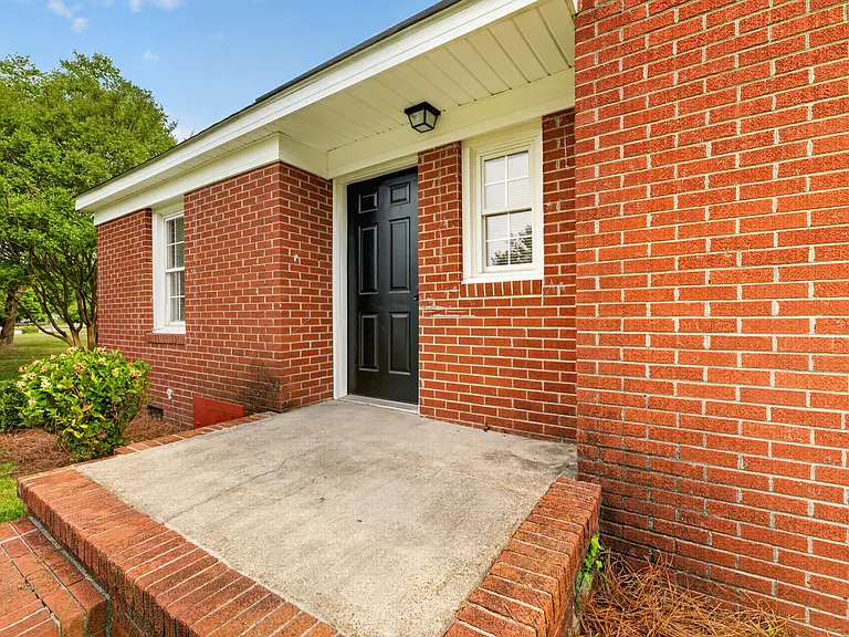 2813 Jackson Dr — Photo 35
