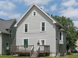 366 8th Ave SW, Cedar Rapids, IA 52404