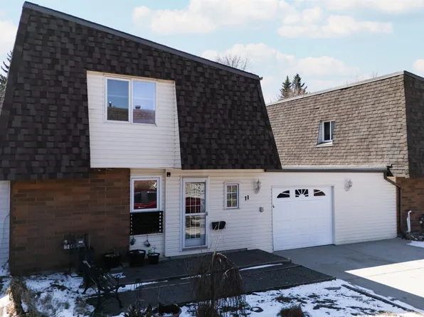 11 Greenfield Est, Saint Albert, AB T8N 2G2