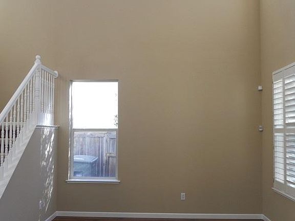 4th image of 46 Port Henley Ct