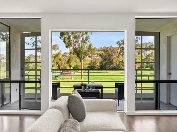 2556 Navarra Dr Unit C, Carlsbad, CA 92009