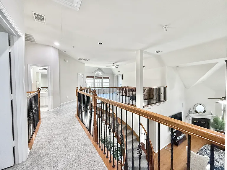 7430 Hidden Cove Ln — Photo 22