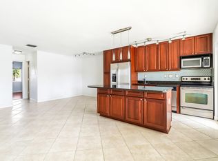2895 NE 32nd St APT 207, Fort Lauderdale, FL 33306