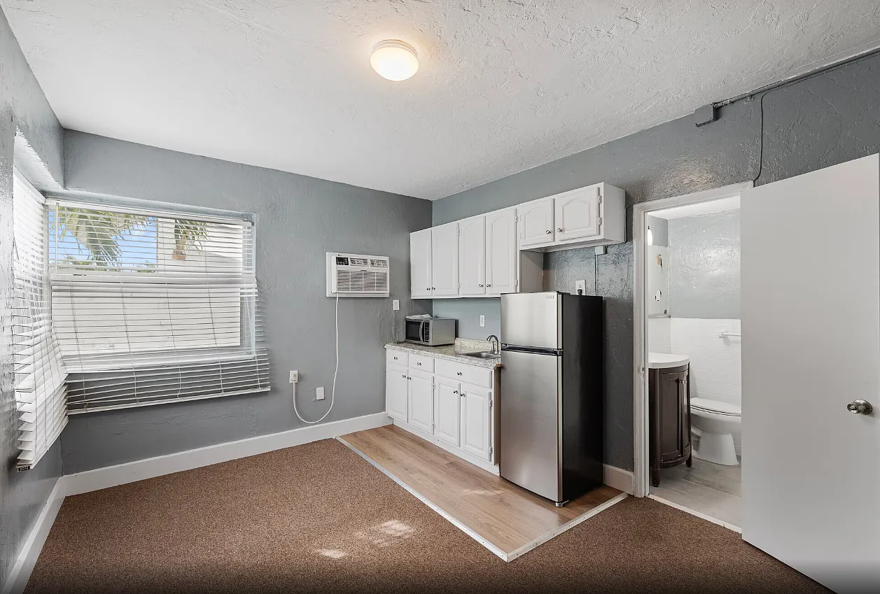 Studio, 450 sqft, $1,450 — Photo 4