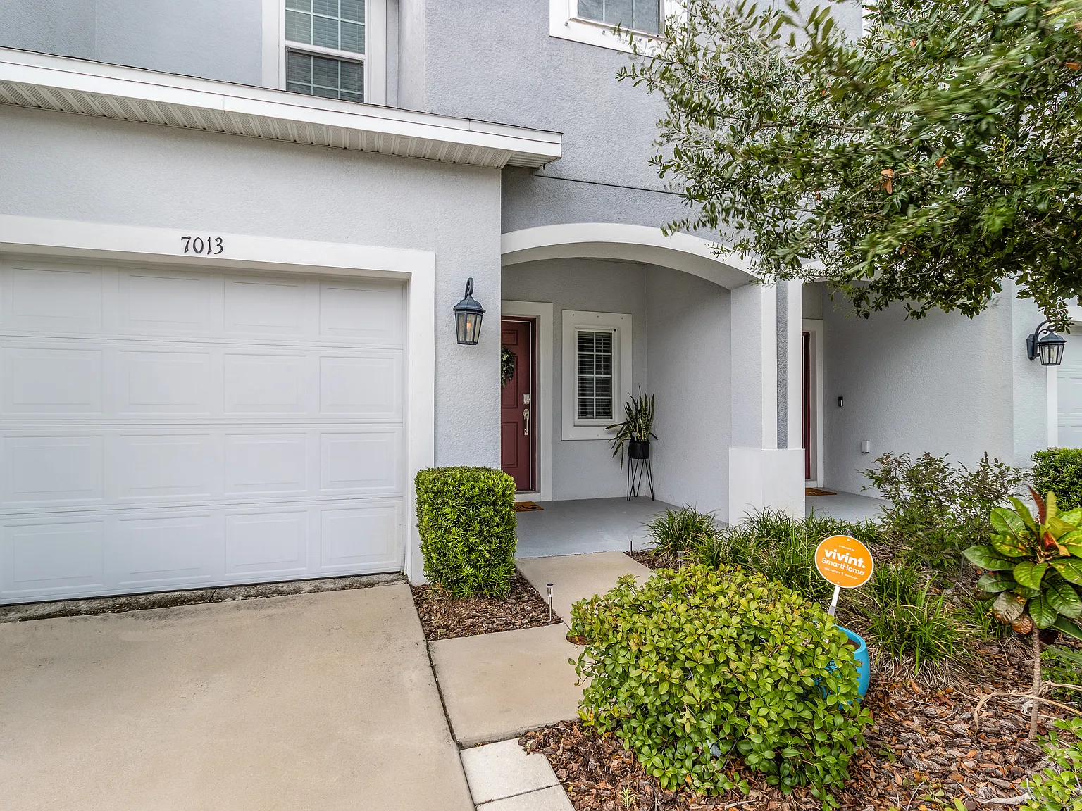 3 bed, 2.5 bath, 1400 sqft, $2,500 — Photo 2