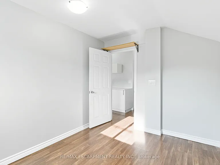 2 Windsor St #2 — Photo 7